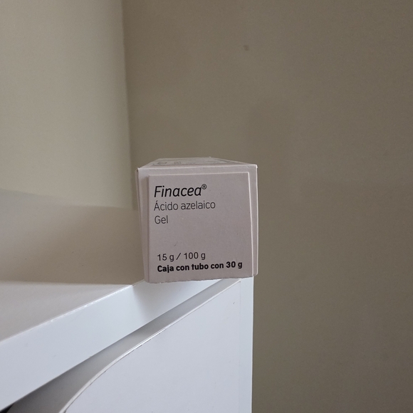 15% Azelaic Acid - Picture 3 of 4